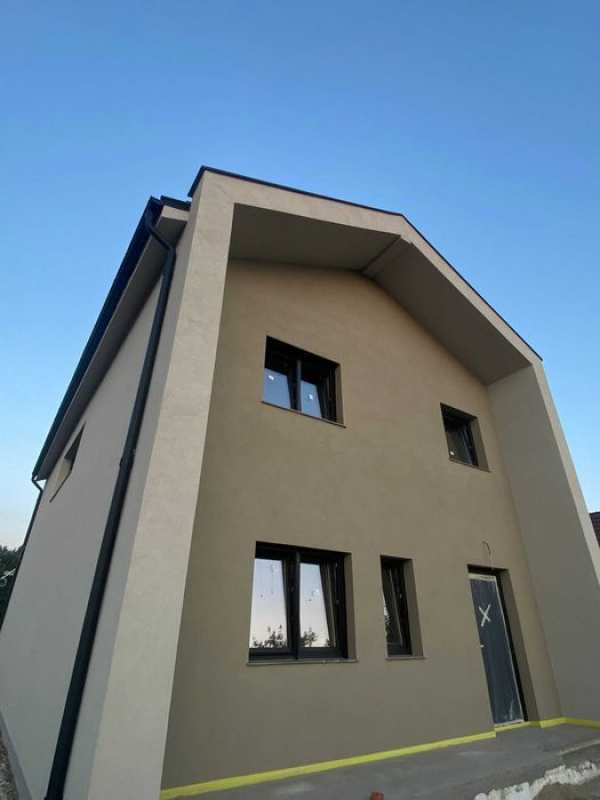 Proprietar Vand Casa TERMO - PASIVA ( amvic ,izodom)