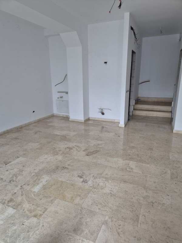 Vand / inchiriez casa P+1  (144mp) / Baza Nato