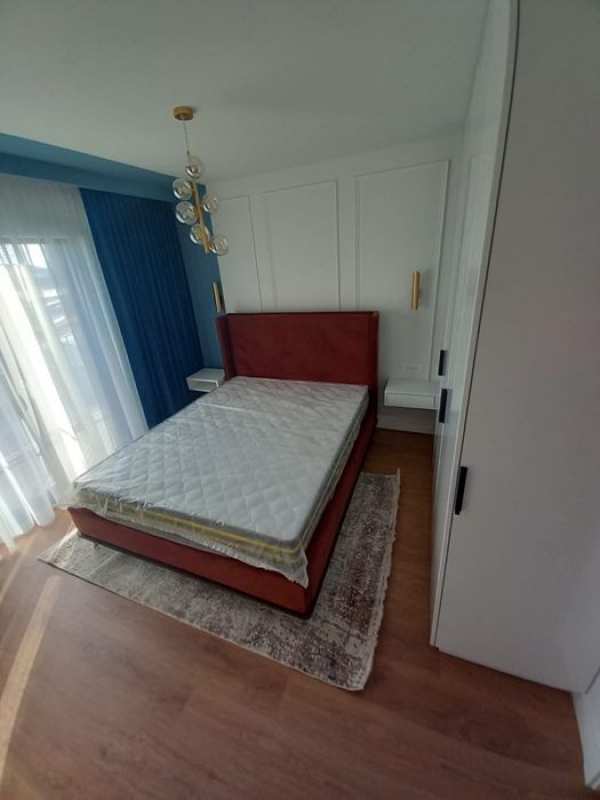 Inchiriez apartament nou in complexul avanera