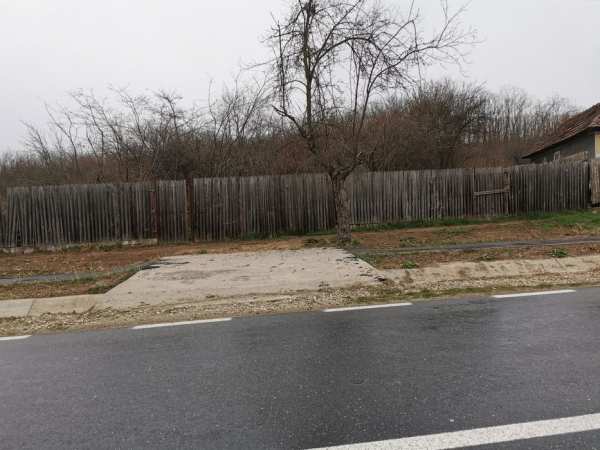 Teren 360 m2, Com Dragoesti, jud Vâlcea, la strada principală