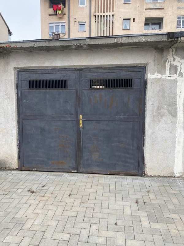 Garaj aproape de spitalul nou