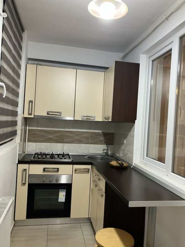 Inchiriez garsoniera militari residence