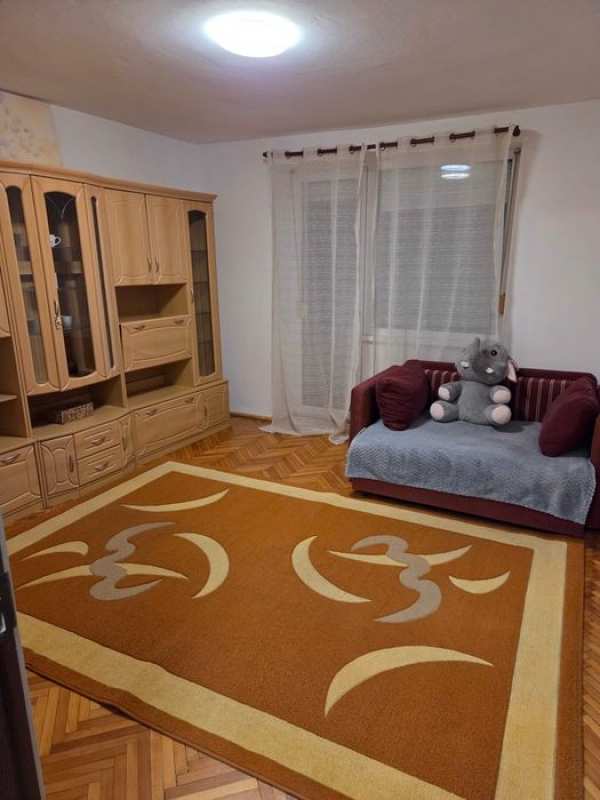 Apartament de închiriat