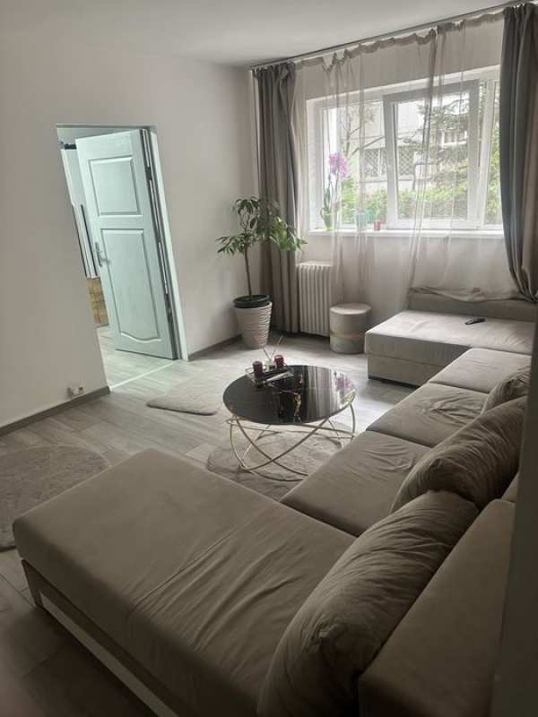 Ap 2 cam mobital si utilat malu rosu