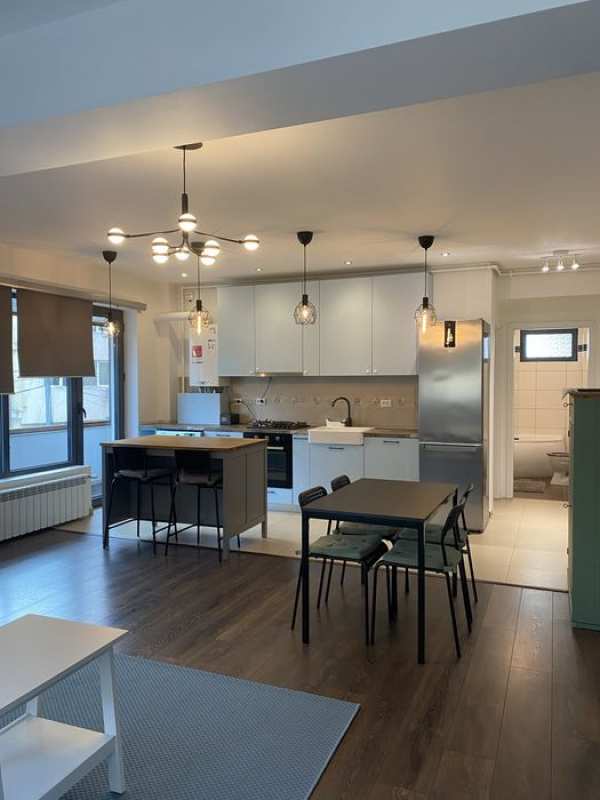 Proprietar vand apartament 3 camere Metro Mihai Bravu