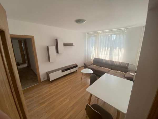 Inchiriez , De inchiriat Apartament 4 camere Aer Moghioros Biserica