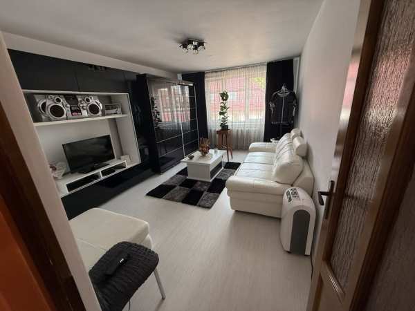 Apartament cu doua camere, Beclean, 58 mp