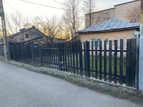 Casă de vânzare Răzvad