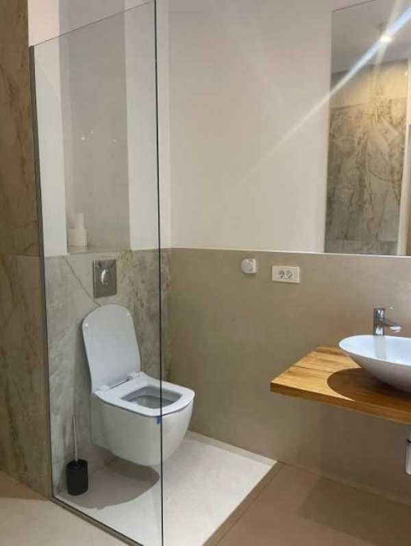 Apartament 2 camere Piata Victoriei!  LOC DE PARCARE GARAJ!