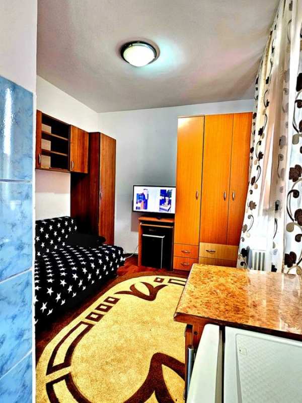 Inchiriez Garsoniera 9 mai Mall Spiru Haret confort 2