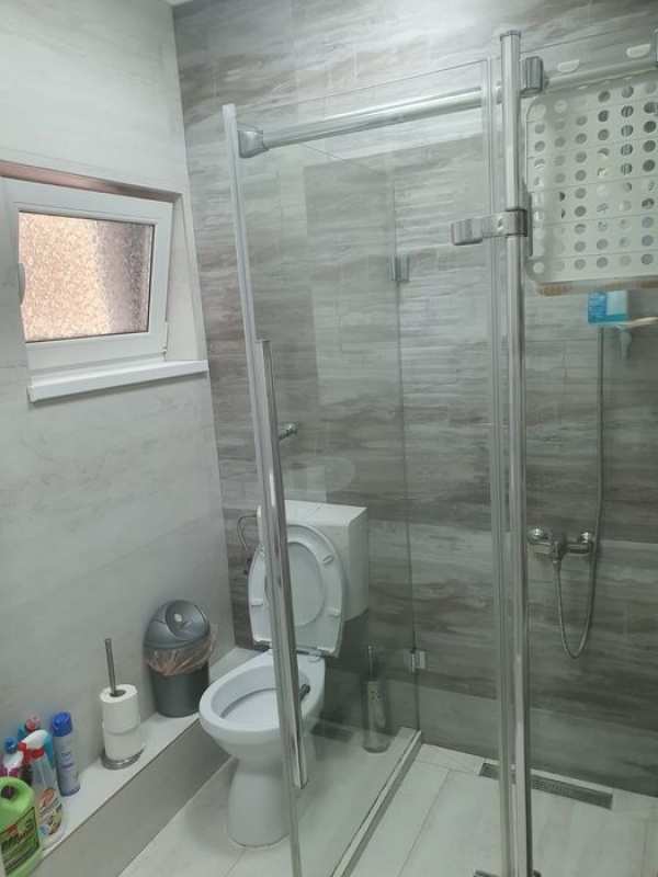 Persoana fizica închiriez apartament  2 camere