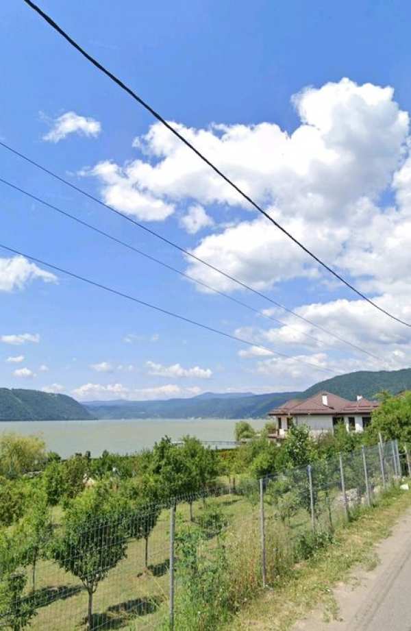 Caut casa de închiriat