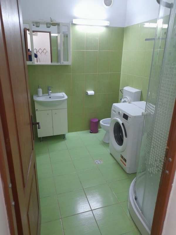 Pf inchiriez ap cu 2 camere in zona Alverna Towers