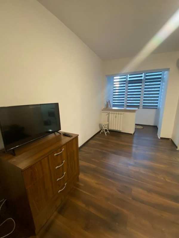 Inchiriez garsoniera