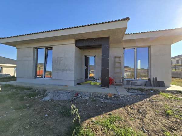 Dezvoltator, vand casa în Corusu la 8km de Cluj | toate utilitatile