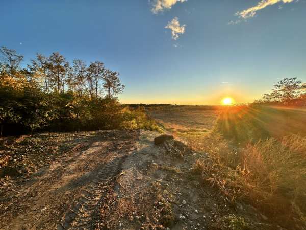 Teren intravilan VACĂREŞTI JUD. DB