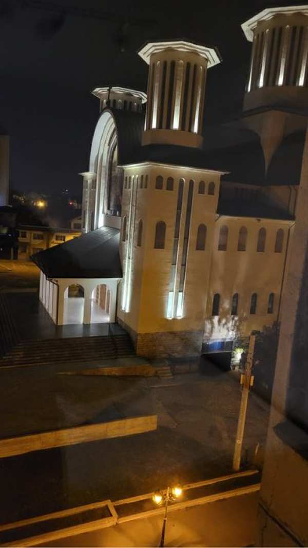 Inchiriez apartament 2 camere zona centrala