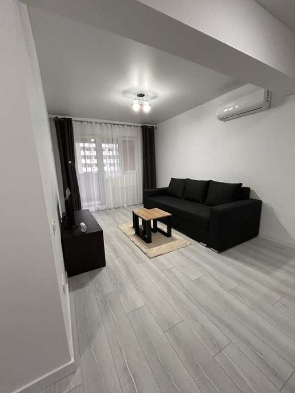 Inchiriez Garsoniera (Metrou Berceni)