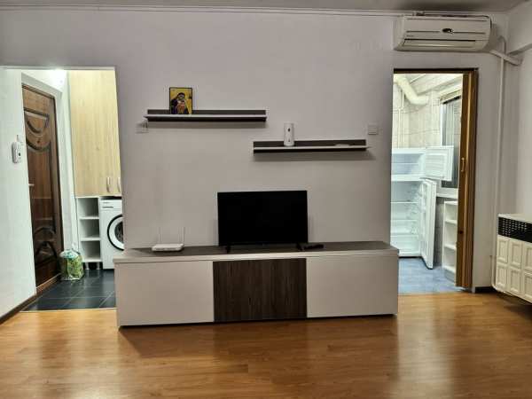 Garsoniera de inchiriat