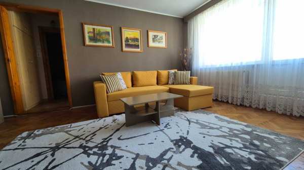 Incihiriez apartament 4 camere dotat si utilat.