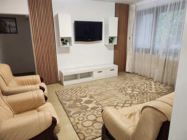 Ofer spre inchiriere apartament cu 3 camere Dimitrie Cantemir