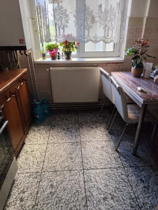 Vând apartament 3 camere