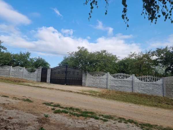 PREȚ NOU: 22.500 € | Teren 978mp | Deschidere 37m | Str. Libertății nr. 4