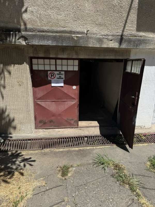 Inchiriez Garaj central