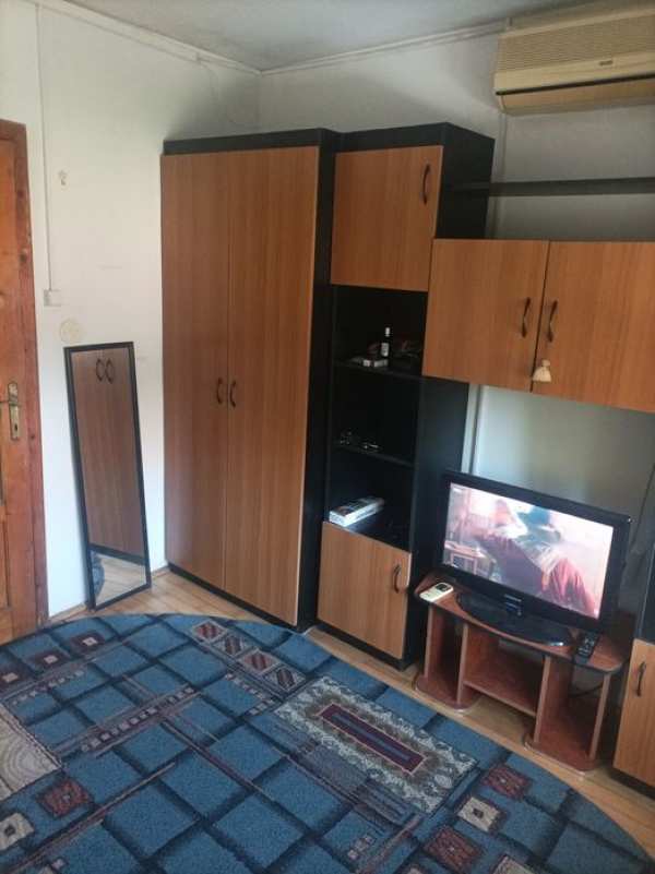 Inchiriez garsoniera în COMPLEX STUTENTESC