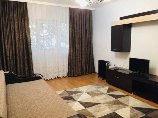 Proprietar, inchiriez Ap 2 Cam, zona Anda