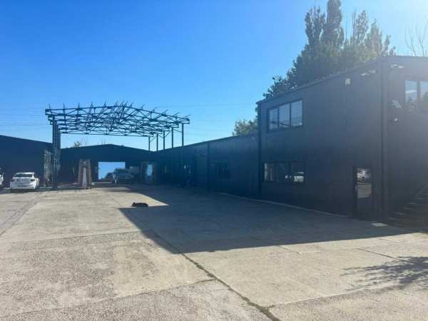 De vanzare hala productie Onesti(BC) zona industriala