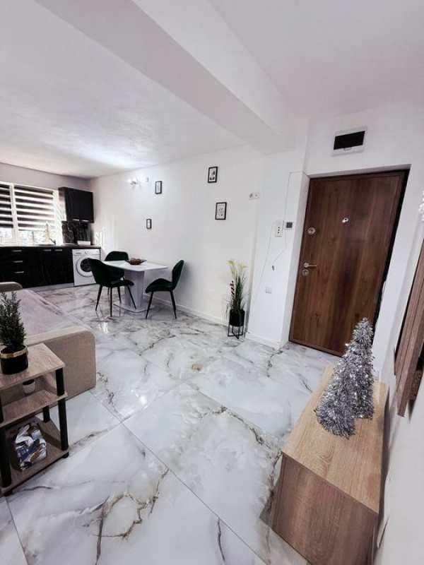 Apartament 2 camere finisat/utiliat