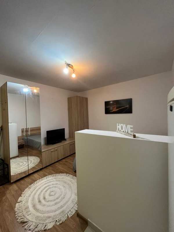 Închiriez garsonieră pe Calea Martirilor - direct de la proprietar