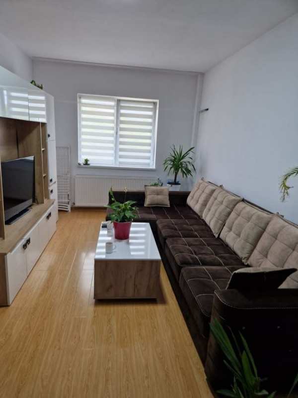 Vinzare apartament 2 camere( Caracal)