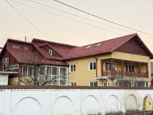 Inchiriez casa zona centrala