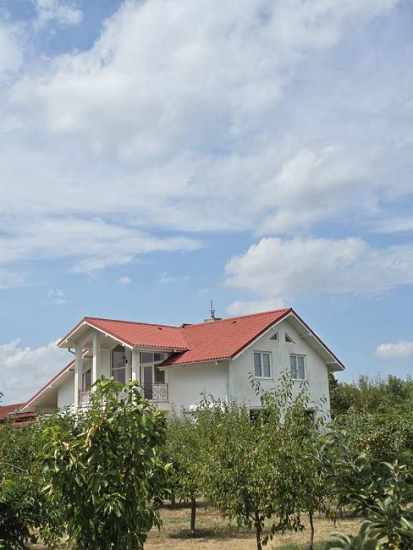 Vand casa si teren  in Oboga , Olt