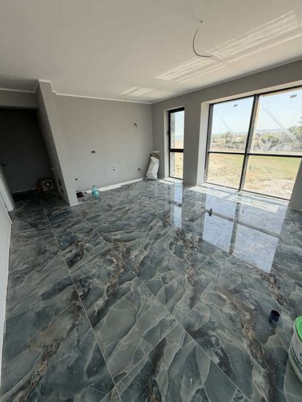 Apartament 78 mp frontal mare