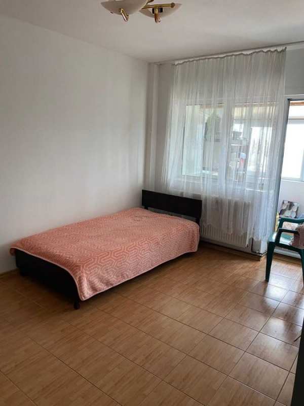 Inchiriez apartament cu 2 camere