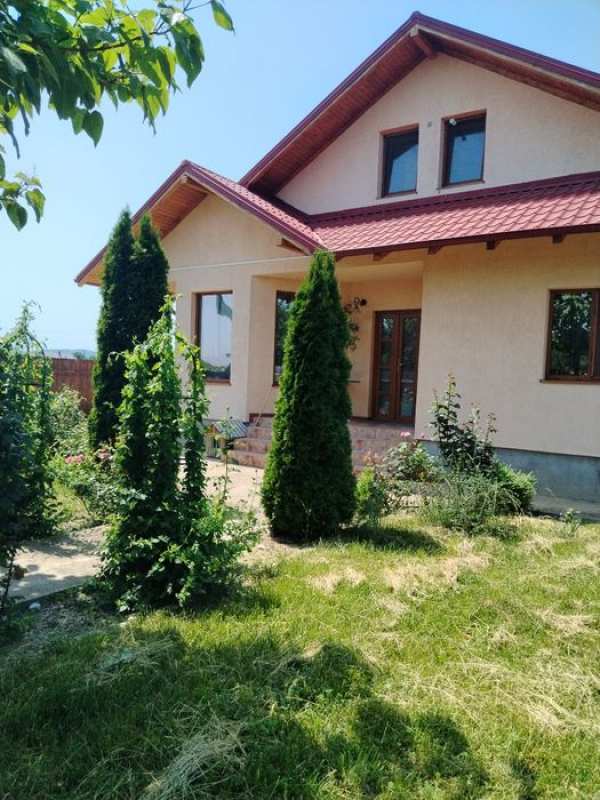 Inchiriez mansarda vila 55 mp mobilata si utilata in Dumbrava-Rosie,Nt