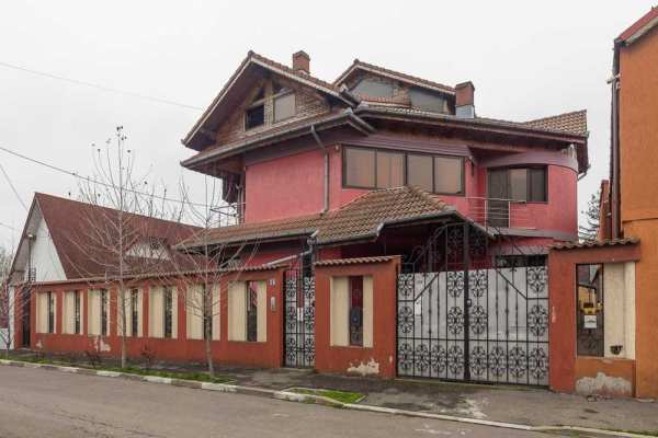 Inchiriere casa pentru gradinita/camin - 400mp teren - Voluntari