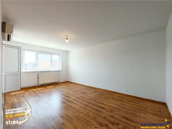 Apartament 3 camere luminos,decomandat, renovat in cartier Lenin,Sfant