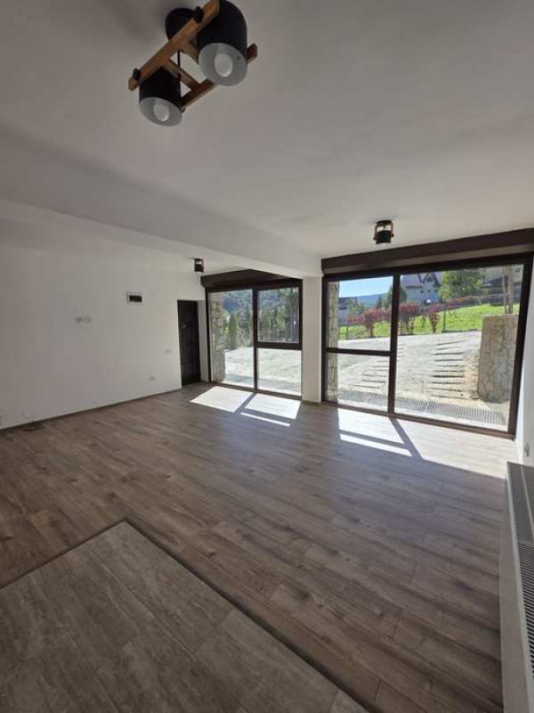 Garsonieră în imobil nou, Sinaia