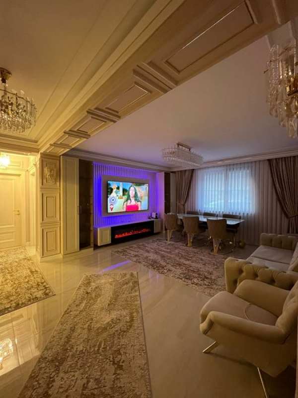 Apartament 3 camere Lux la cheie curte mutare imediata
