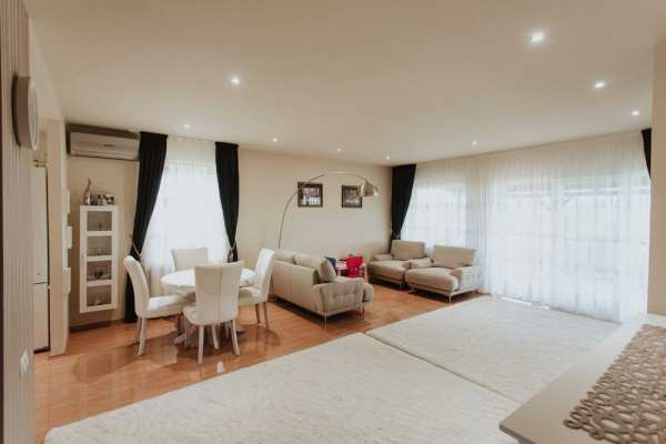 Vand sau Inchiriez casa pe un singur nivel in Nazna