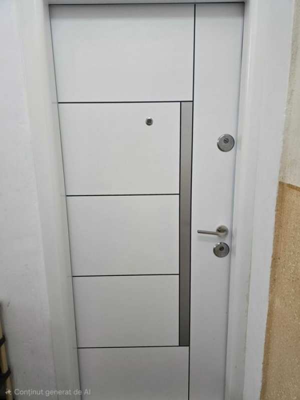 Se Vinde Mobilat
Apartament 4 camere balcon
Str Trandafirilor