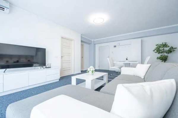 Dau in chirie apartament cu 2 camere in Nufarul Plazza Oradea