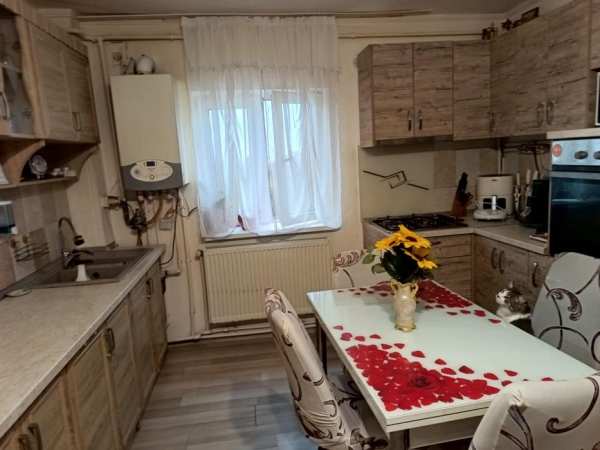 Vand apartament 2 camere