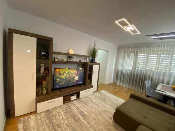 Vând apartament 3 camere Sos. Colentina nr. 72, 65mp utili. Proprietar