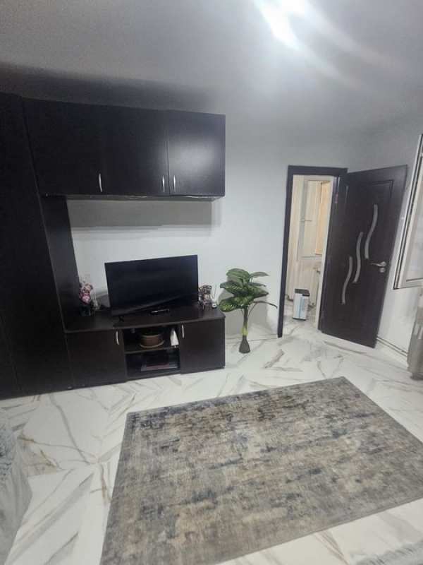 Proprietar inchiriez apartament 2 camere Buftea