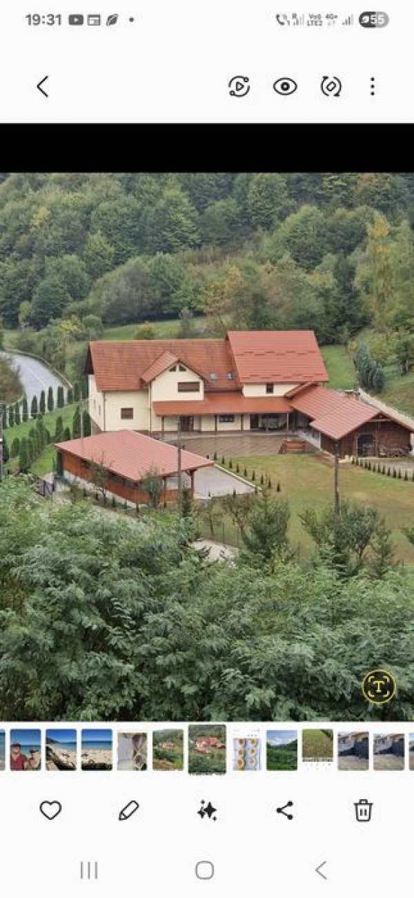 Vand casa de vacanta